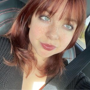 Meet your Posher, Caitlyn